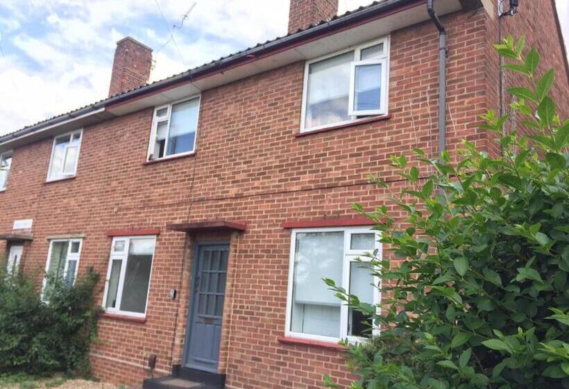 اتاق استاندارد با سرویس بهداشتی مشترک, Golden Triangle House