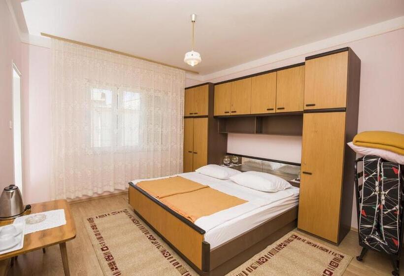 Трехместный Номер Стандарт Вид на Сад, Rooms Anđela