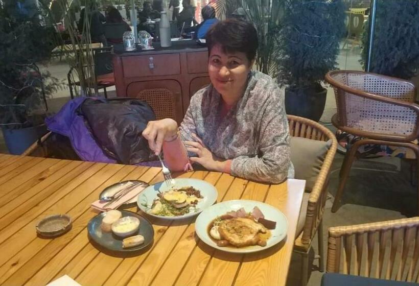 اتاق لوکس با چشم‌انداز شهر, Hostel Buddha Khajuraho