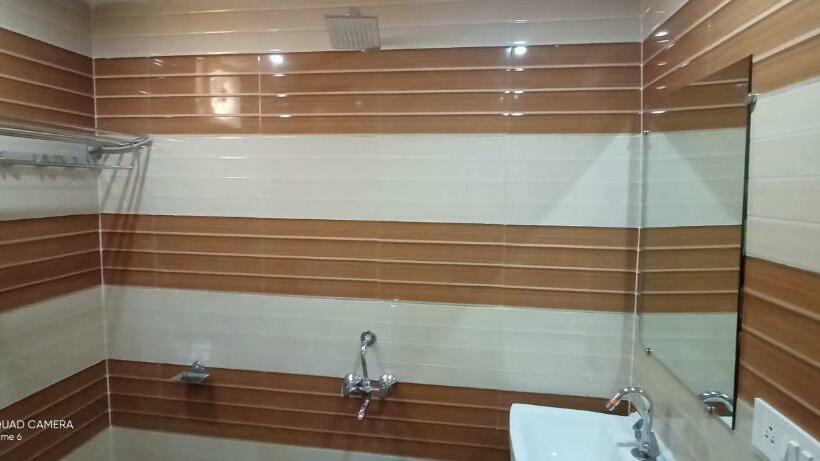 اتاق لوکس با چشم‌انداز شهر, Hostel Buddha Khajuraho