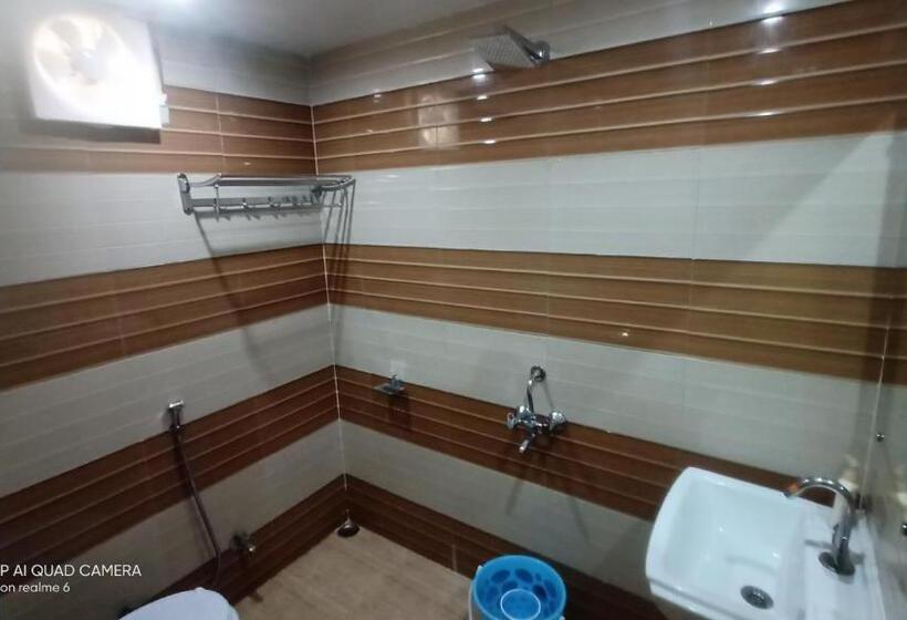 اتاق لوکس با چشم‌انداز شهر, Hostel Buddha Khajuraho