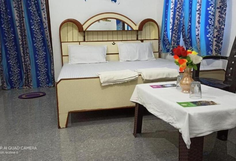 اتاق لوکس با چشم‌انداز شهر, Hostel Buddha Khajuraho