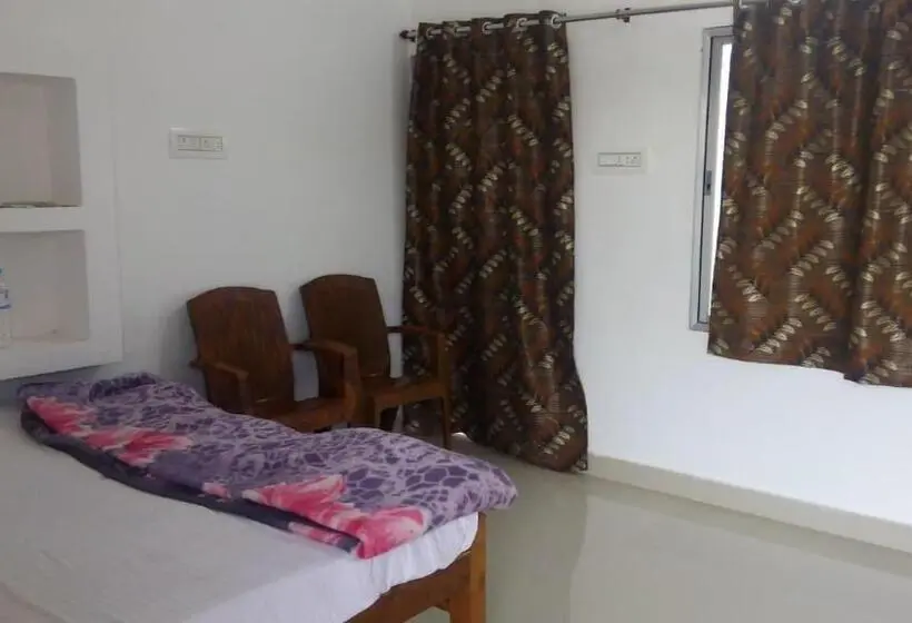 バス共有のスタンダードルーム, Hostel Buddha Khajuraho