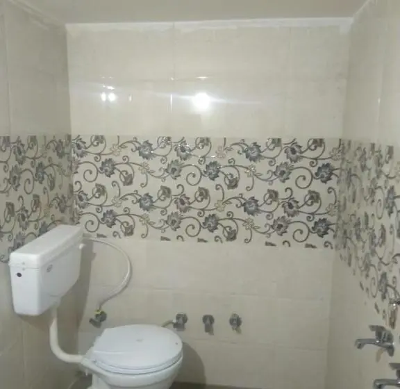 バス共有のスタンダードルーム, Hostel Buddha Khajuraho