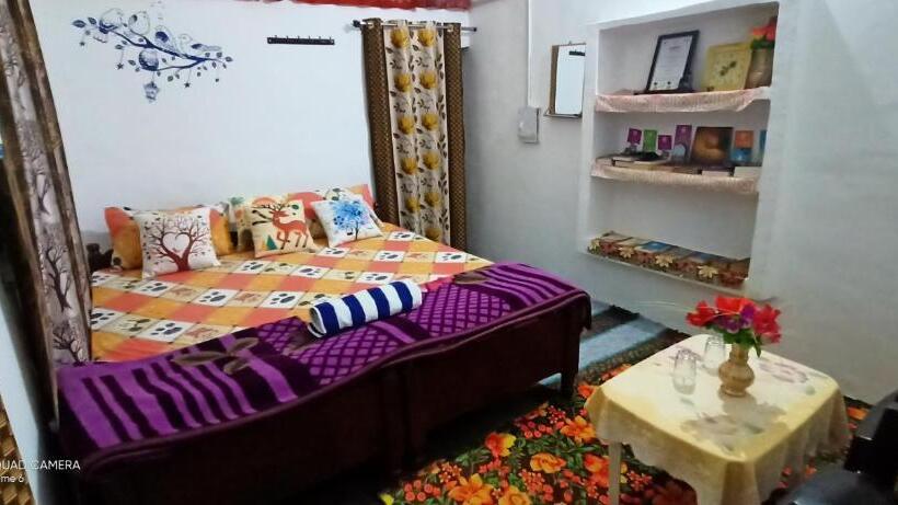اتاق استاندارد با سرویس بهداشتی مشترک, Hostel Buddha Khajuraho