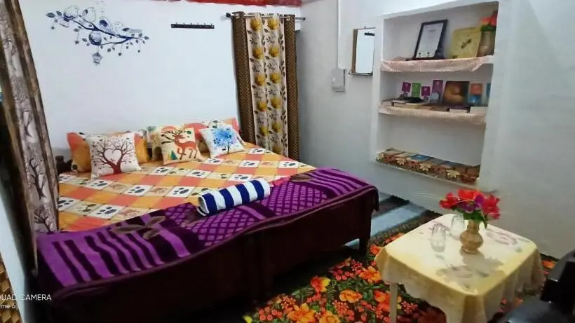 バス共有のスタンダードルーム, Hostel Buddha Khajuraho