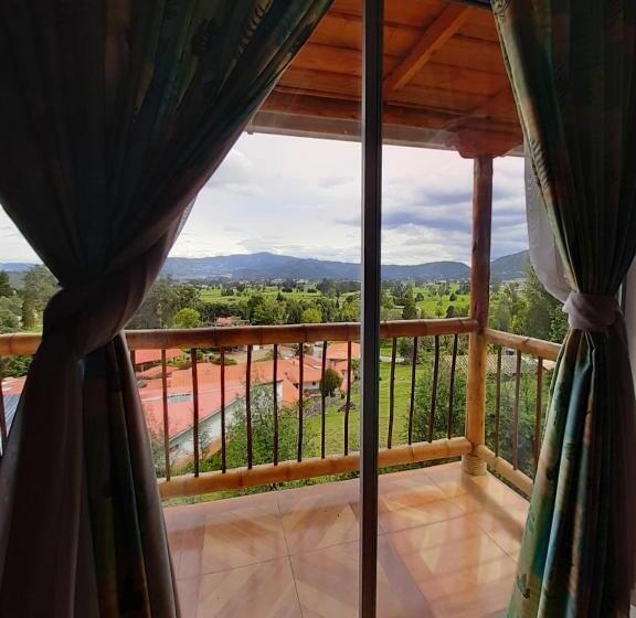 חדר סטנדרט עם מרפסת, Campestre Inaoska Ecospa