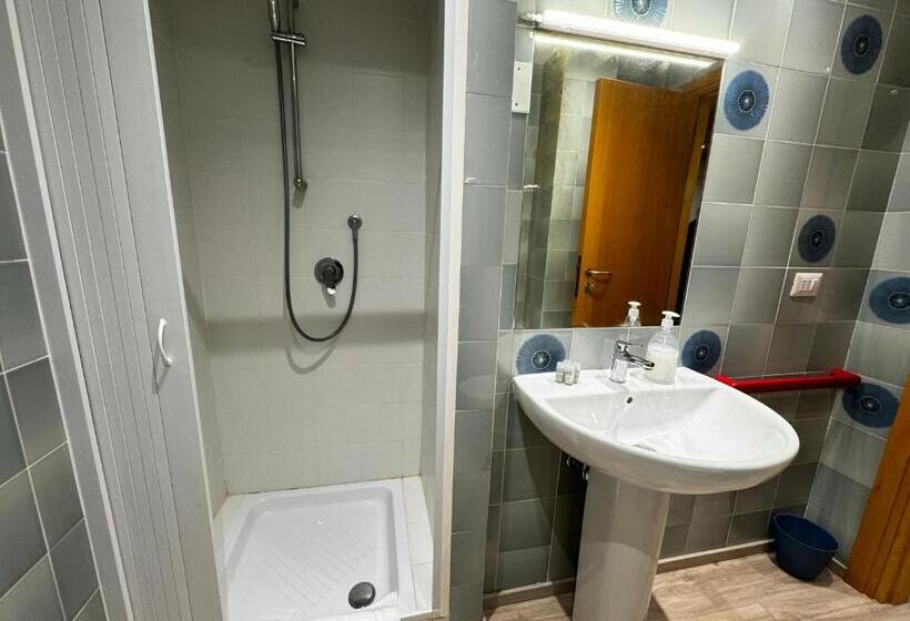 חדר משפחתי, Art Villa Del Poggio