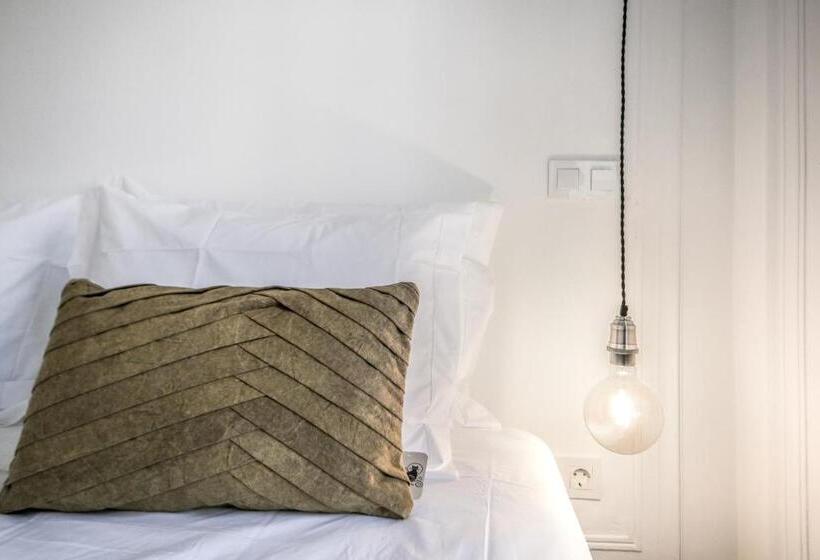 Quarto Superior com Balcão, Saldanha Pool & Garden