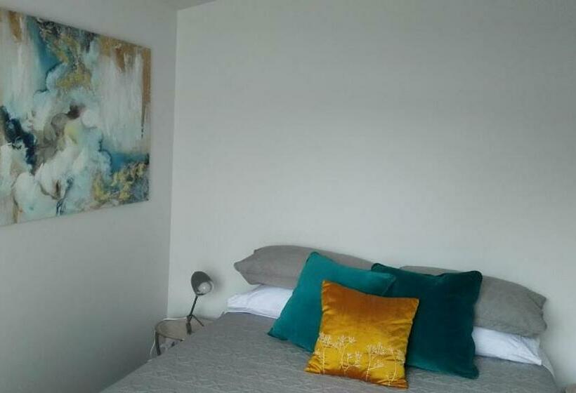 スタンダードルーム, Villa On Milton