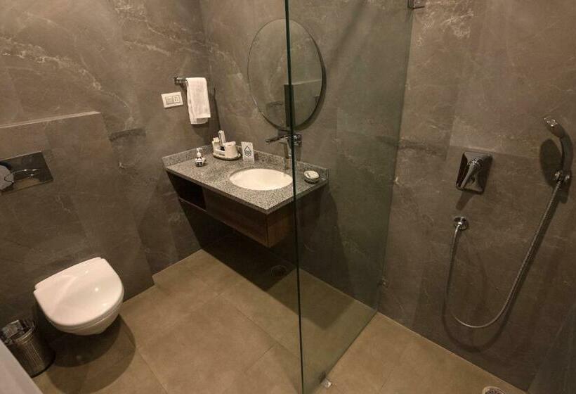 标准间带阳台, Holywater By Ganga Kinare