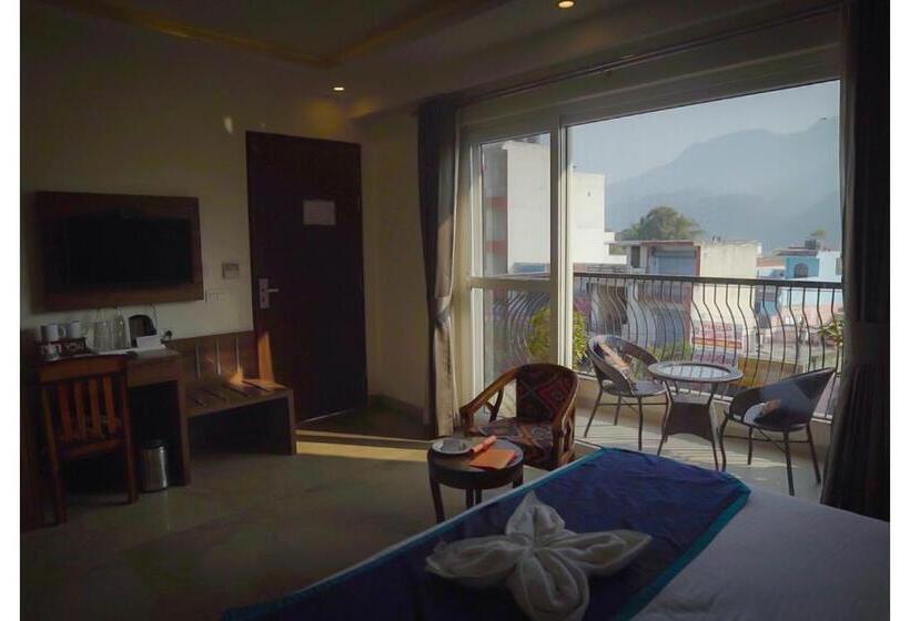 标准间带阳台, Holywater By Ganga Kinare