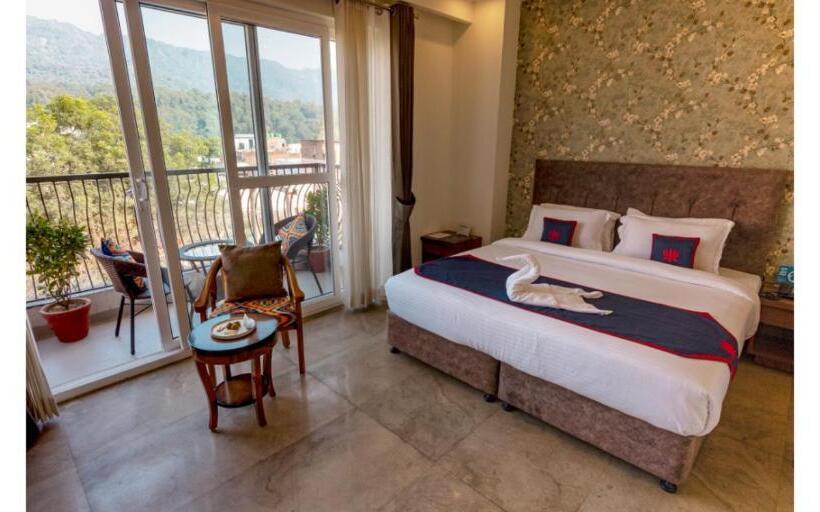 标准间带阳台, Holywater By Ganga Kinare