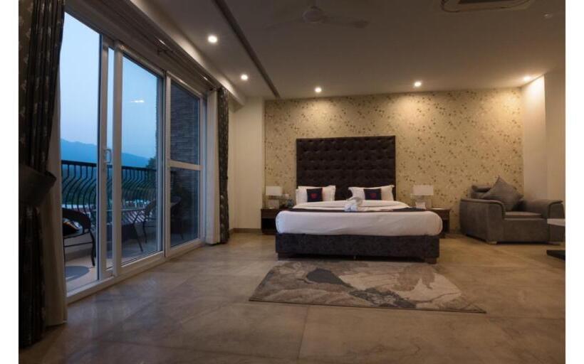 标准间带阳台, Holywater By Ganga Kinare