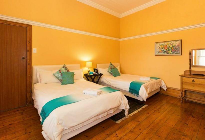 חדר סטנדרט לארבעה, Fernando S The Grange