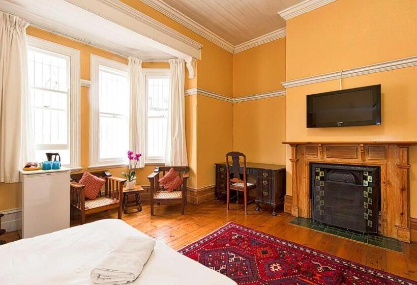 חדר סטנדרט לארבעה, Fernando S The Grange