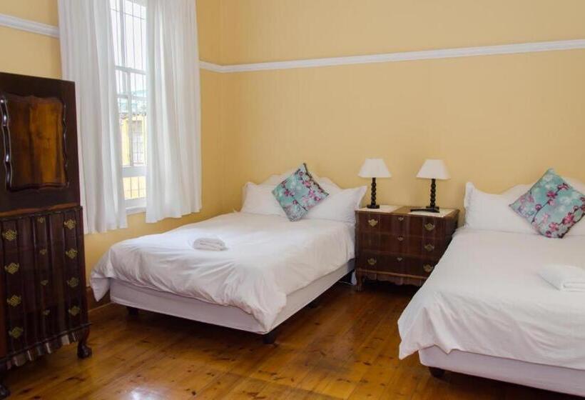 חדר סטנדרט לארבעה, Fernando S The Grange