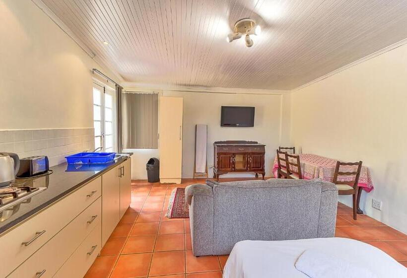 סוויטה משפחתית, Fernando S The Grange