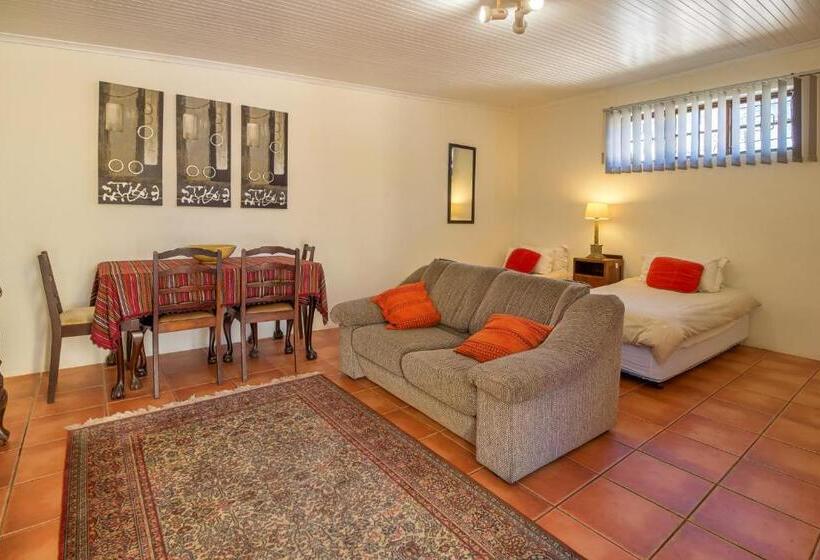 סוויטה משפחתית, Fernando S The Grange