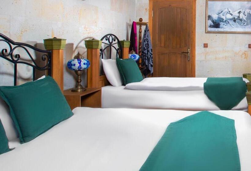 디럭스 트리플 룸, Katapa Stone House