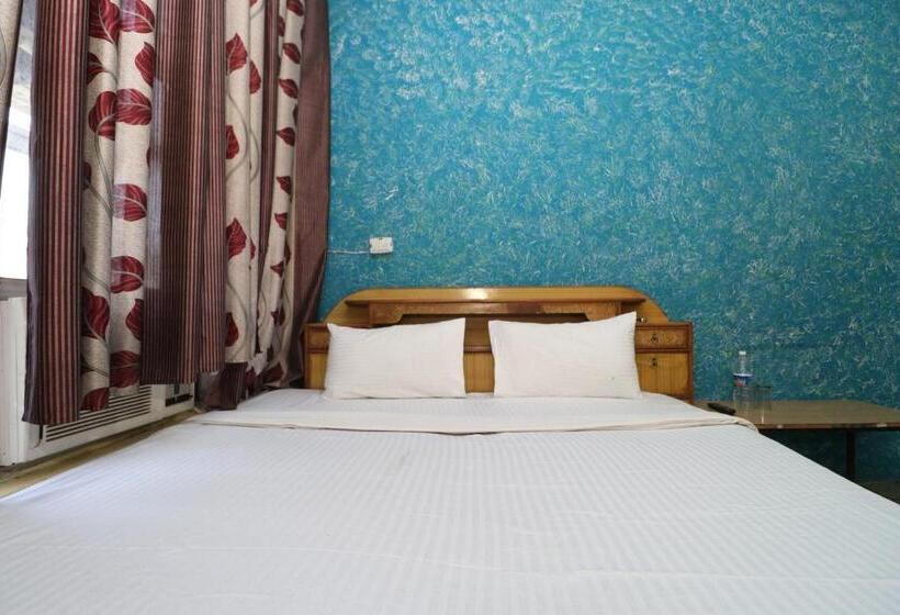اتاق کلاسیک سه تخته, Spot On 39841  Indian Residency