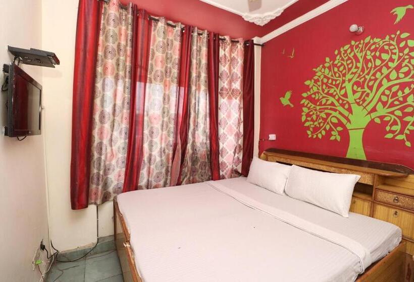Трехместный Номер Классика, Spot On 39841  Indian Residency