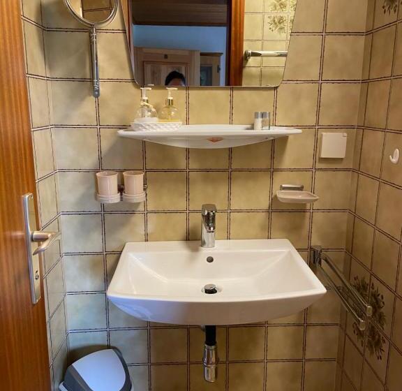 جناح عائلي, Haus Sperleiten