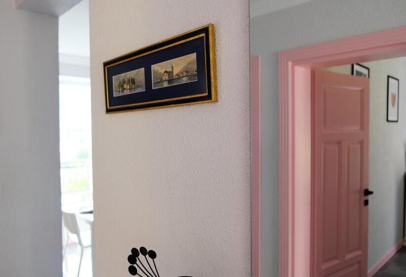 آپارتمان 1 خوابه با چشمانداز دریا, Apartment Mint&rose