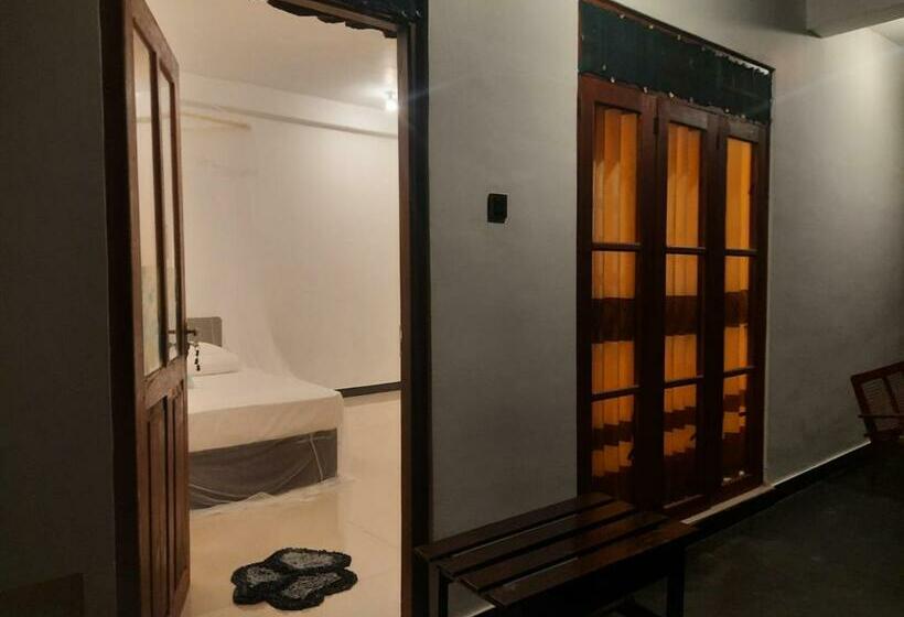 베이직 3인 룸, Dulmini Homestay