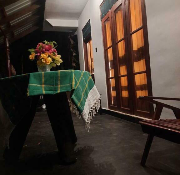 베이직 3인 룸, Dulmini Homestay