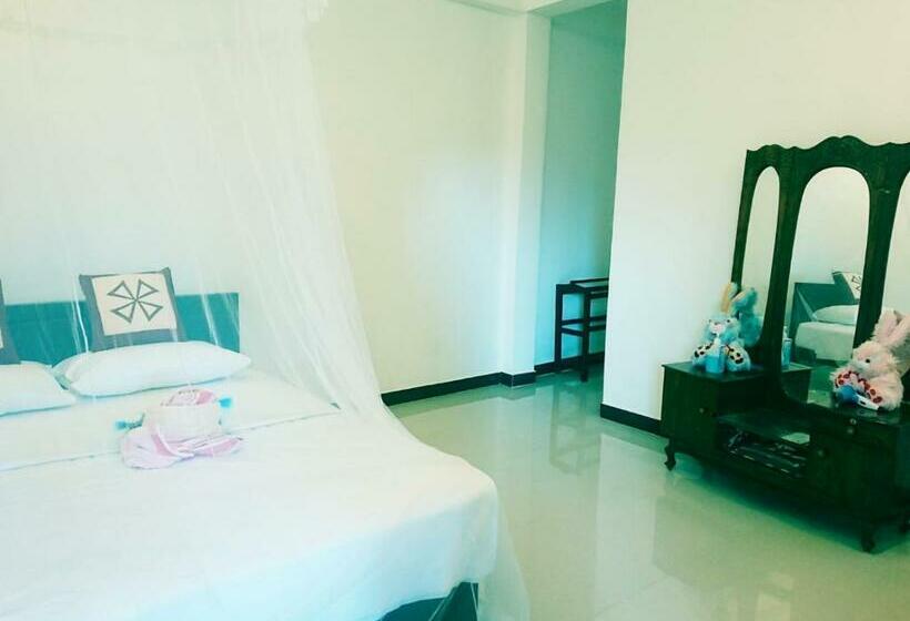 Трехместный Номер Базовый, Dulmini Homestay