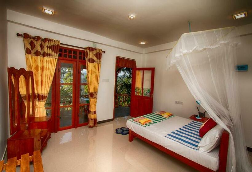 베이직 3인 룸, Dulmini Homestay