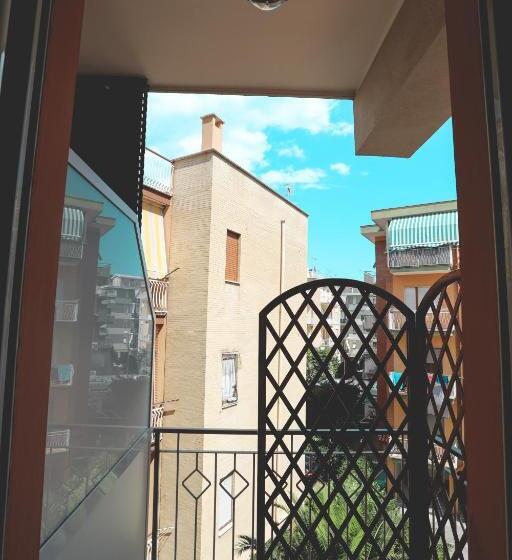 コンフォートトリプルルーム, Il Viaggiatore Via Rimini Serapo