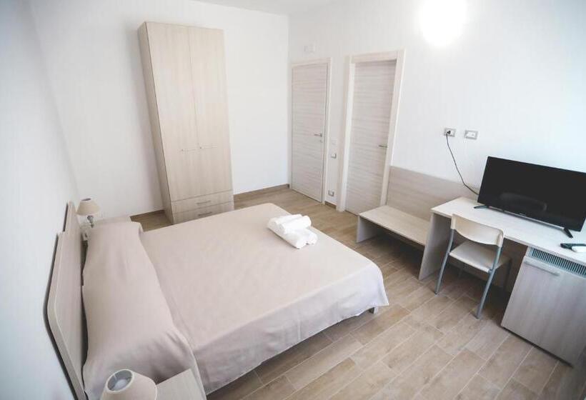 コンフォートトリプルルーム, Il Viaggiatore Via Rimini Serapo