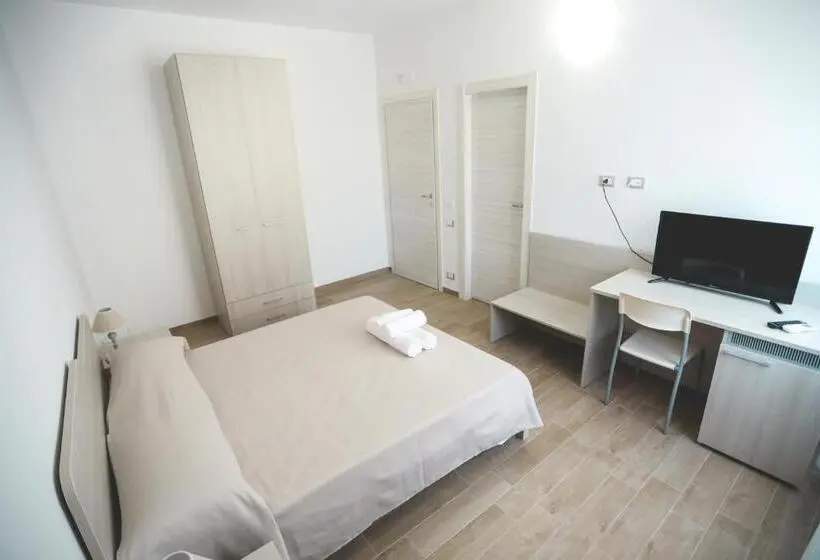 コンフォートトリプルルーム, Il Viaggiatore Via Rimini Serapo