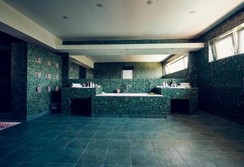 דירת חדר נוף לבריכה, Pensiunea Dolce