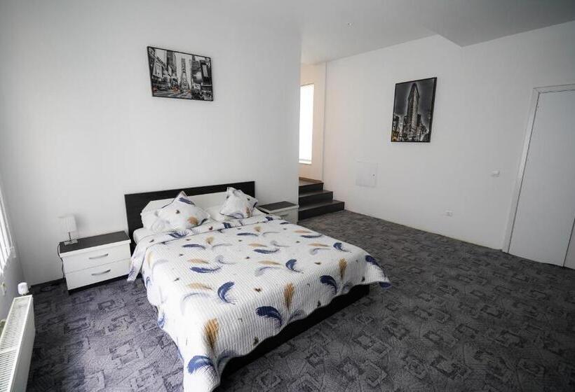 דירת חדר נוף לבריכה, Pensiunea Dolce