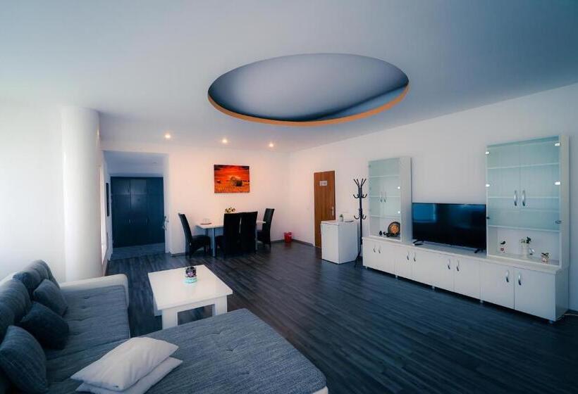 דירת חדר נוף לבריכה, Pensiunea Dolce