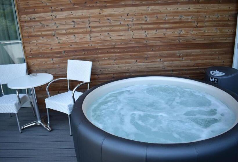 带1个卧室的高级公寓, Primavera Apartmentsuites