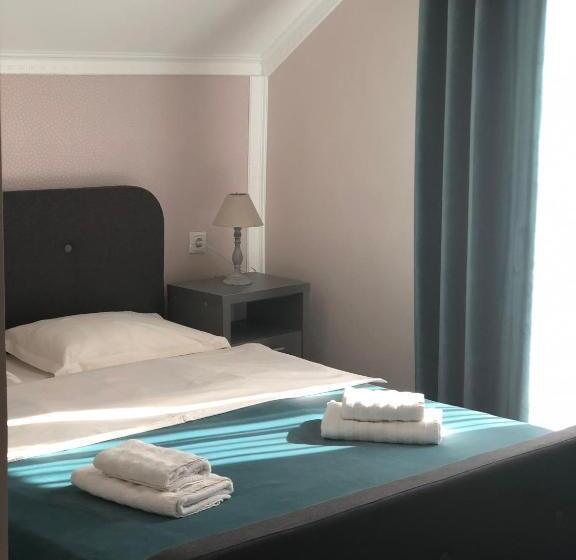 اتاق خانوادگی, Casa Codrin