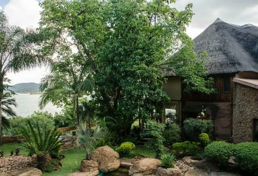 اتاق استاندارد با تخت بزرگ, Hartbeespoortdam Lodge