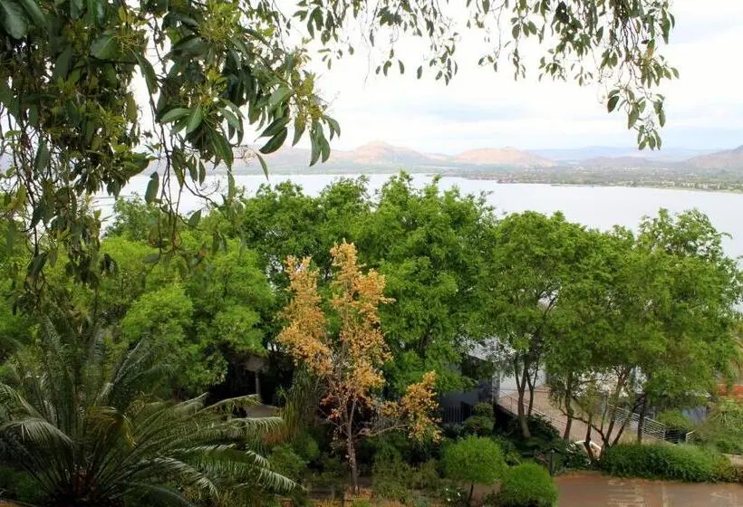 اتاق لوکس با بالکن, Hartbeespoortdam Lodge
