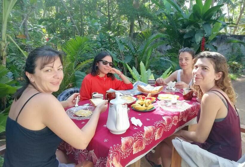 디럭스 룸, Jungle Guest ,mirissa