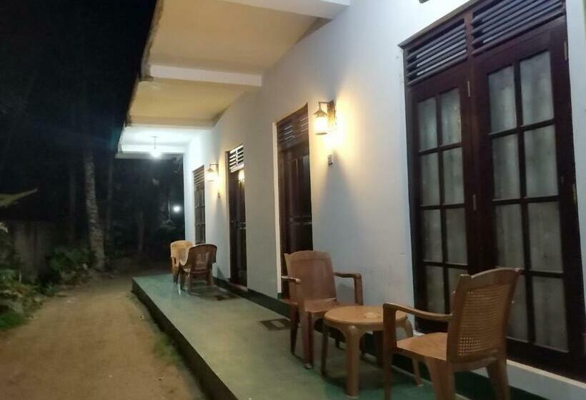 اتاق لوکس, Jungle Guest ,mirissa