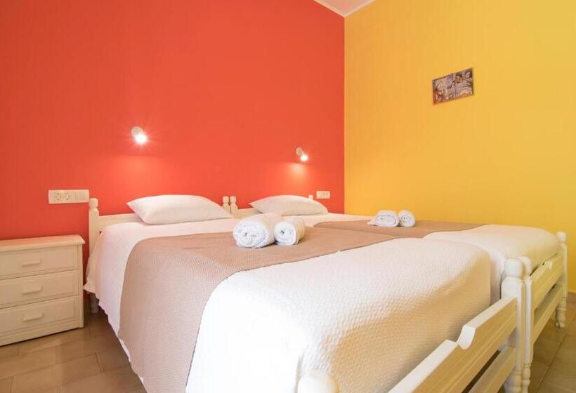 ２ベッドルームアパートメント, Niki Rooms