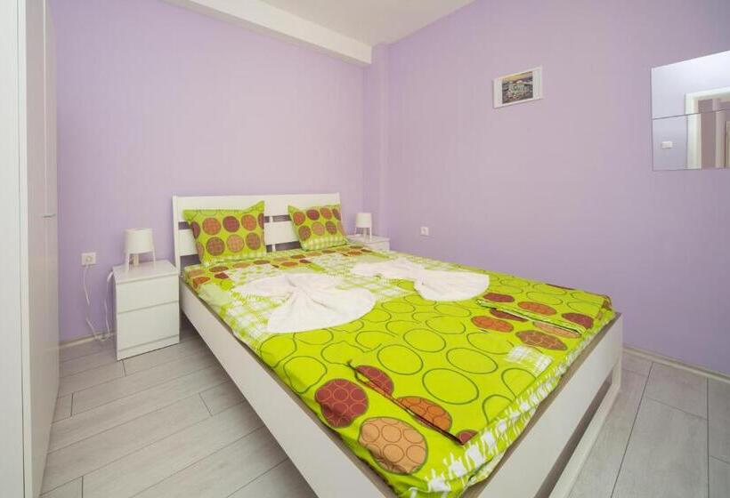 Estúdio Superior, Peter Pan House