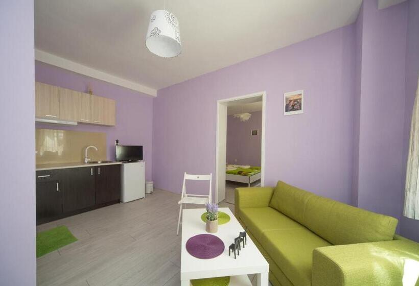 Estúdio Superior, Peter Pan House