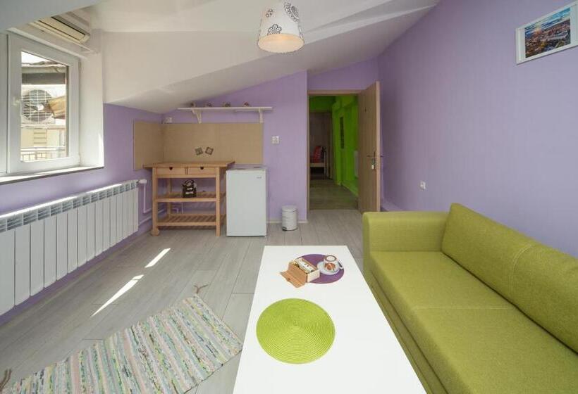 Estúdio Standard, Peter Pan House