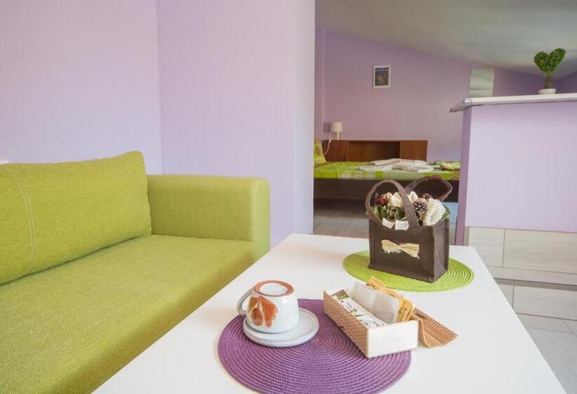 Estúdio Standard, Peter Pan House