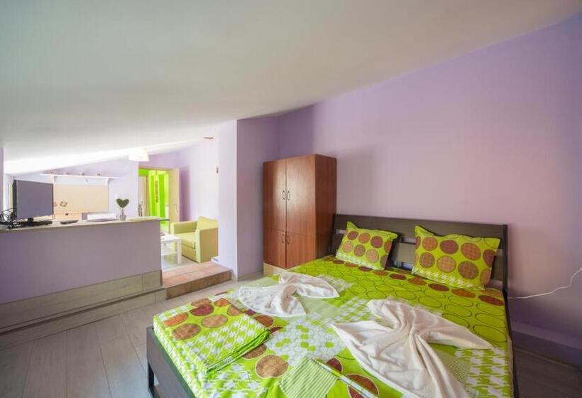 Estúdio Standard, Peter Pan House